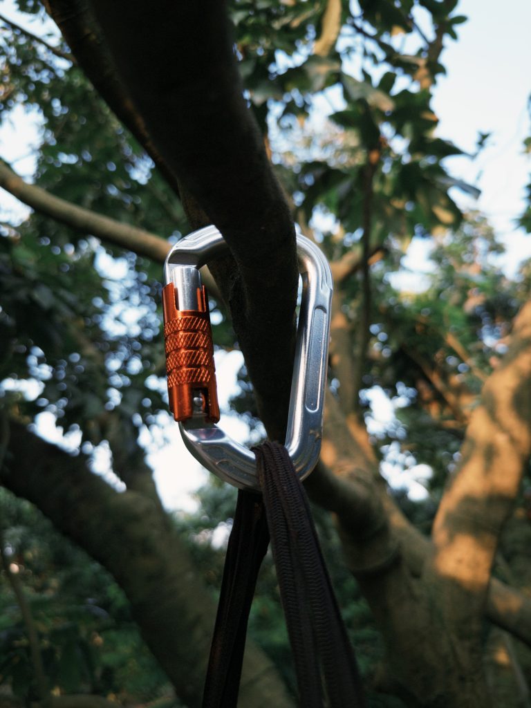 A2020TN-1  Silver Three-Segment  Carabiner